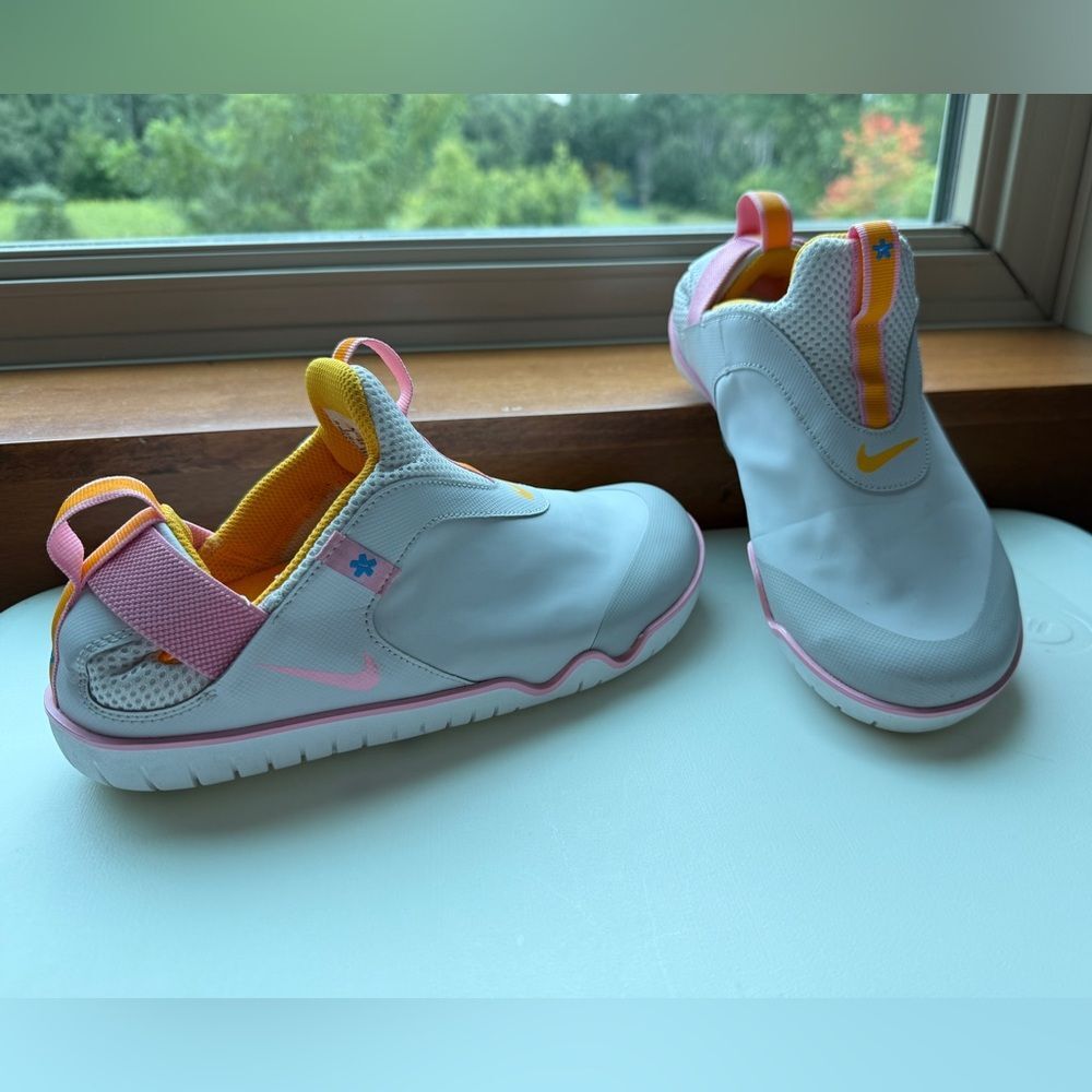 Nike Zoom Pulse Vast Medical Doctor Nurse Sneakers Size 6 Grey Pink.